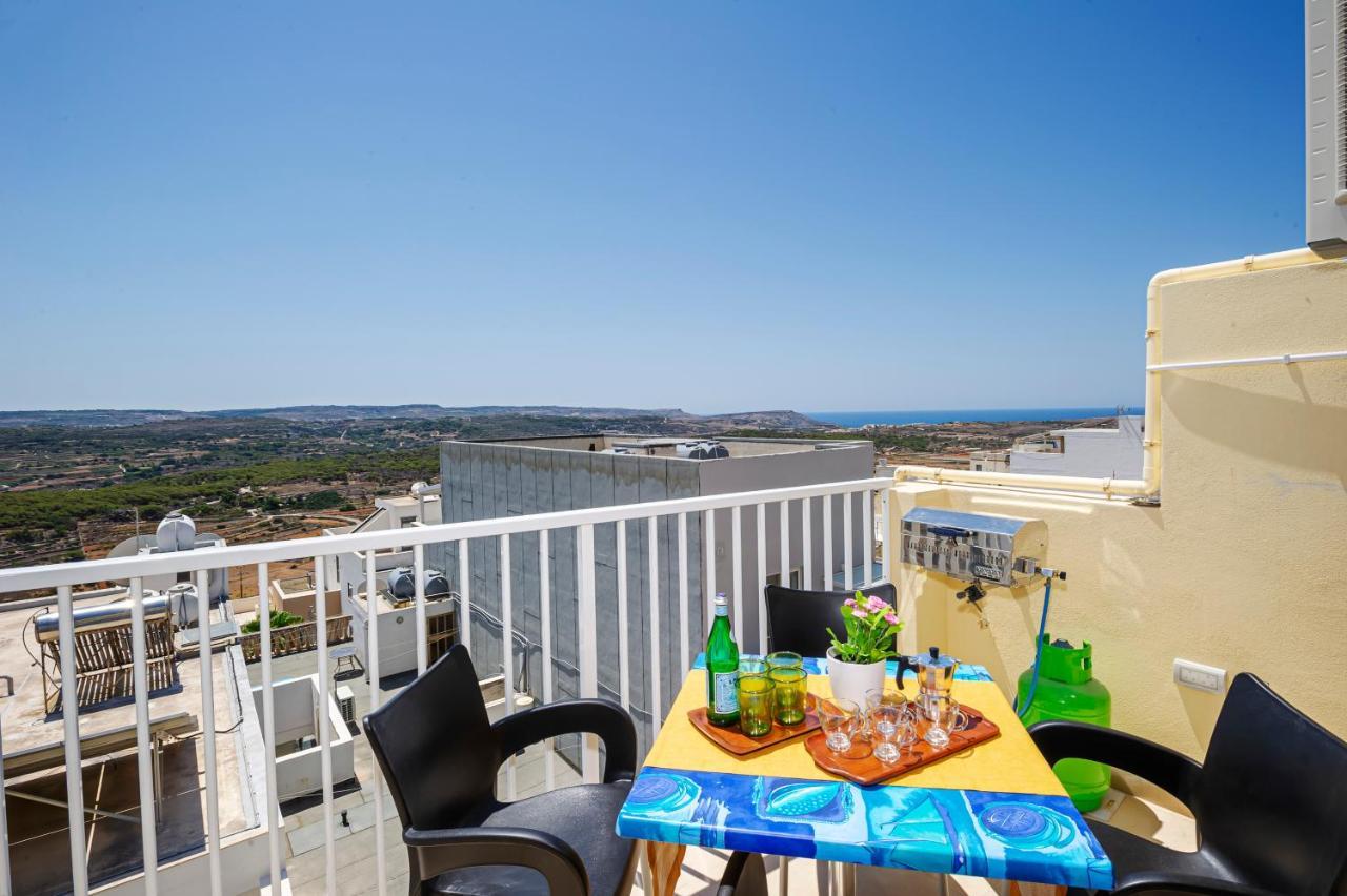 Summer Breeze Apartment with Panoramic Terrace - by Getawaysmalta 1