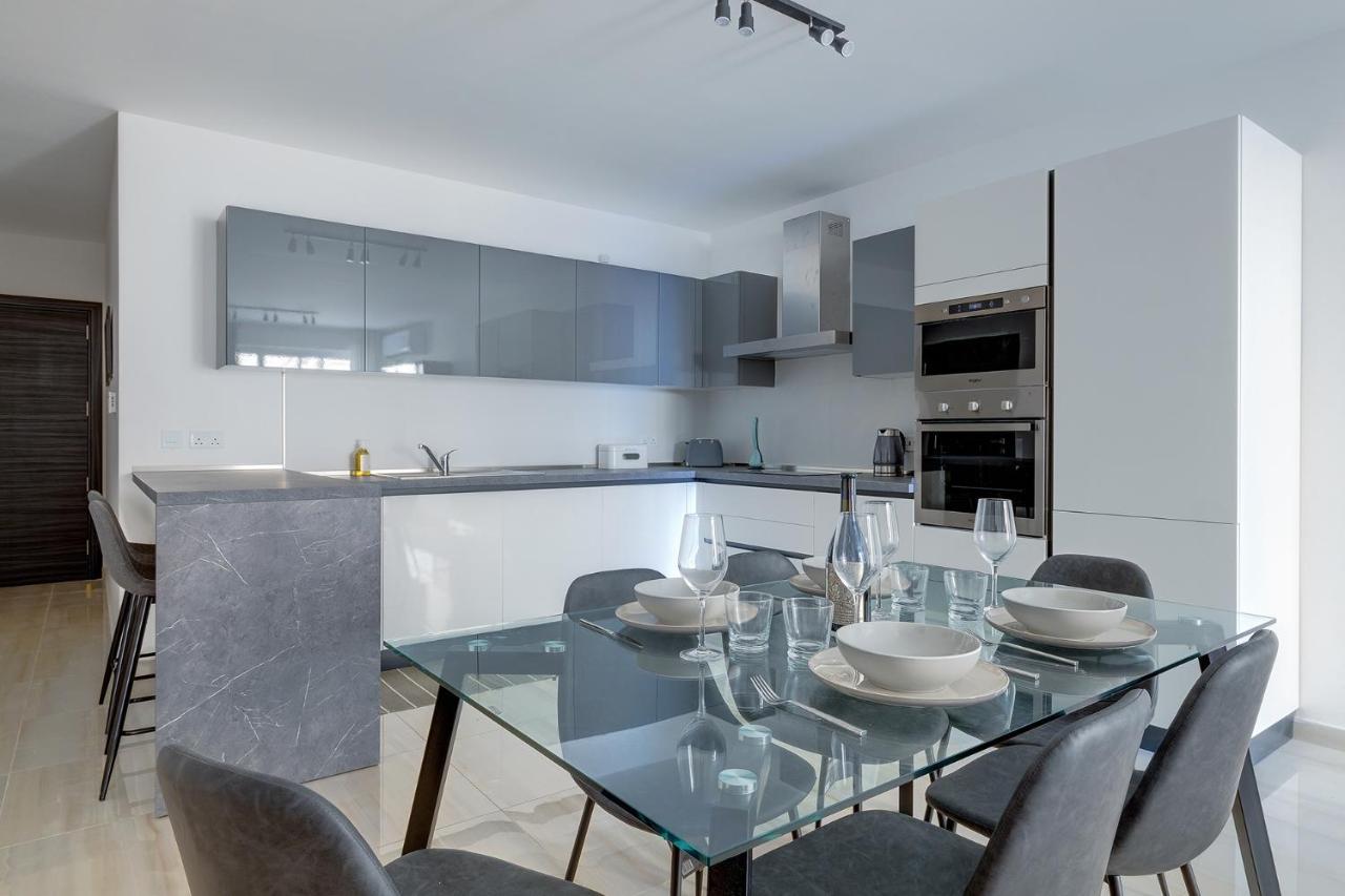 Chic 2br Apartment, Ideal Location 1