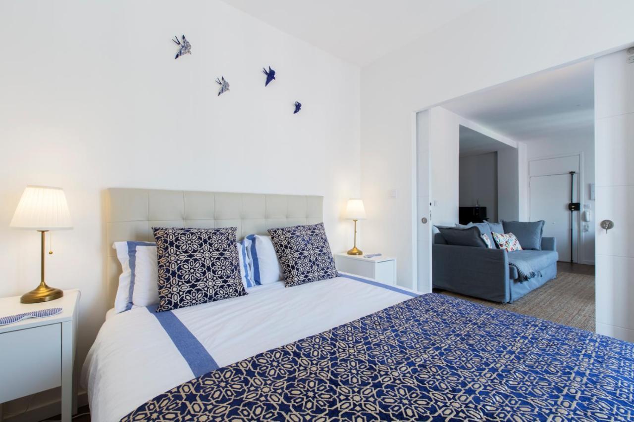 Amazing Downtown Apt with Small Balcony with View Over the Castle 2