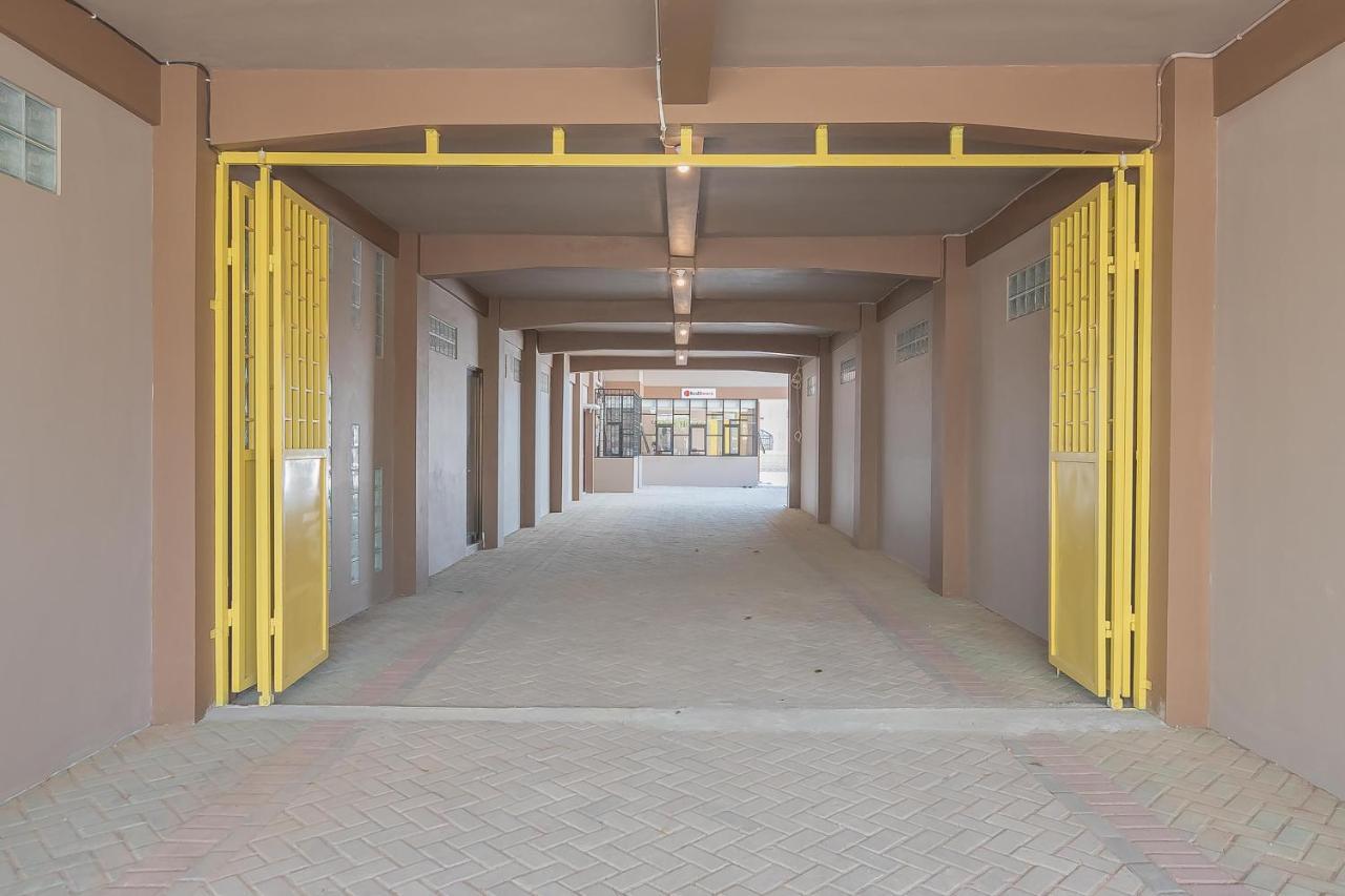 Harry House Guest House by Reddoorz 2