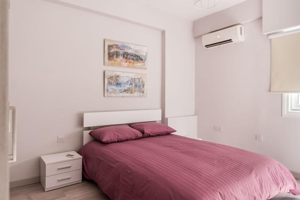 Paradise Promenade Apartment 2