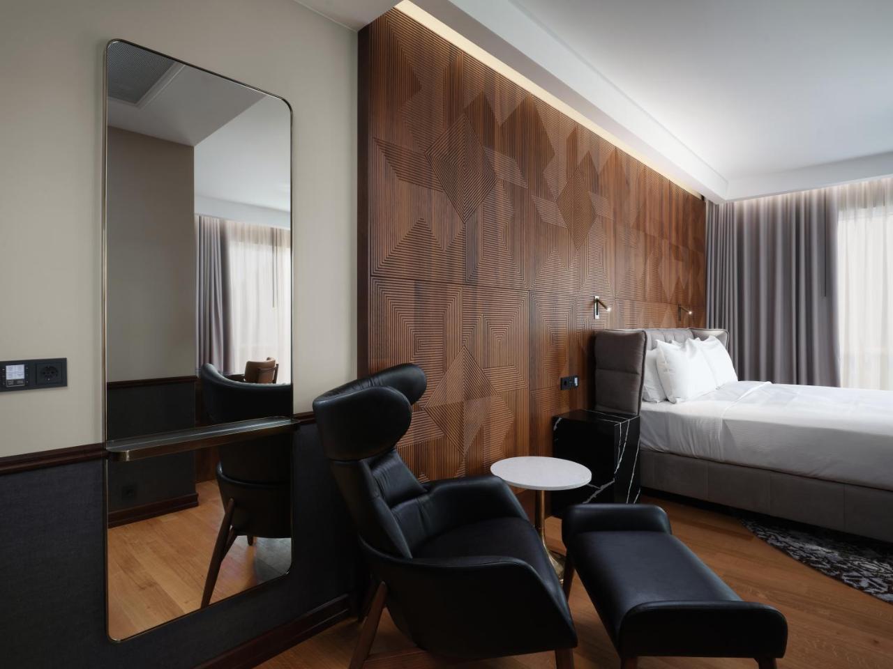 Iceland Parliament Hotel, Curio Collection by Hilton 1