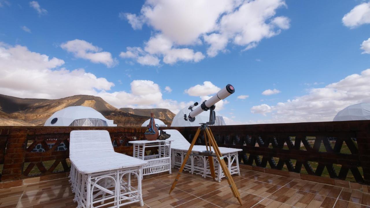 B&W Sahara Sky Camp 1