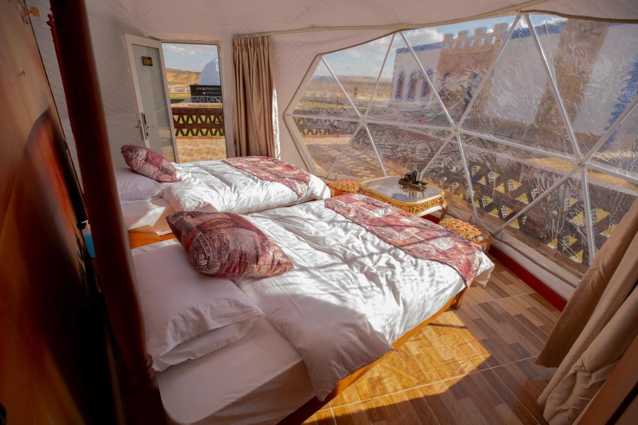 B&W Sahara Sky Camp 2