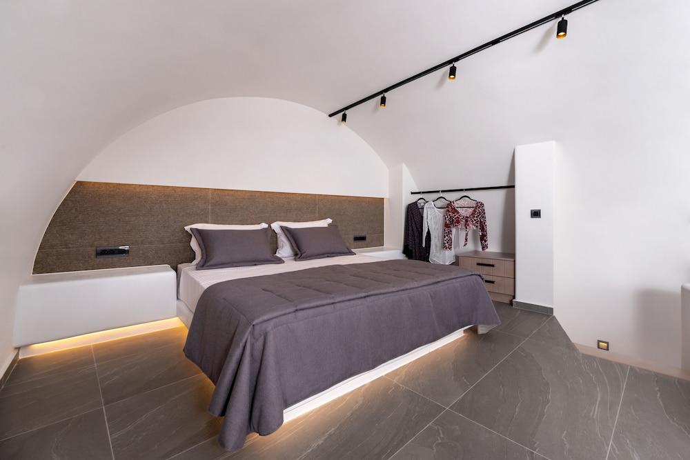 Neoma Luxury Suites (Adults only) 1