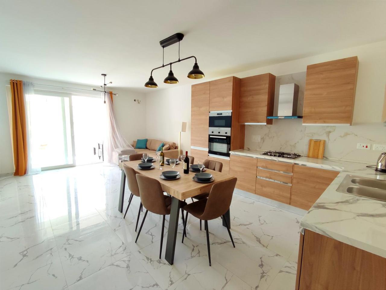 Sliema Central 3 Bedroom Apartment Near Seafront
