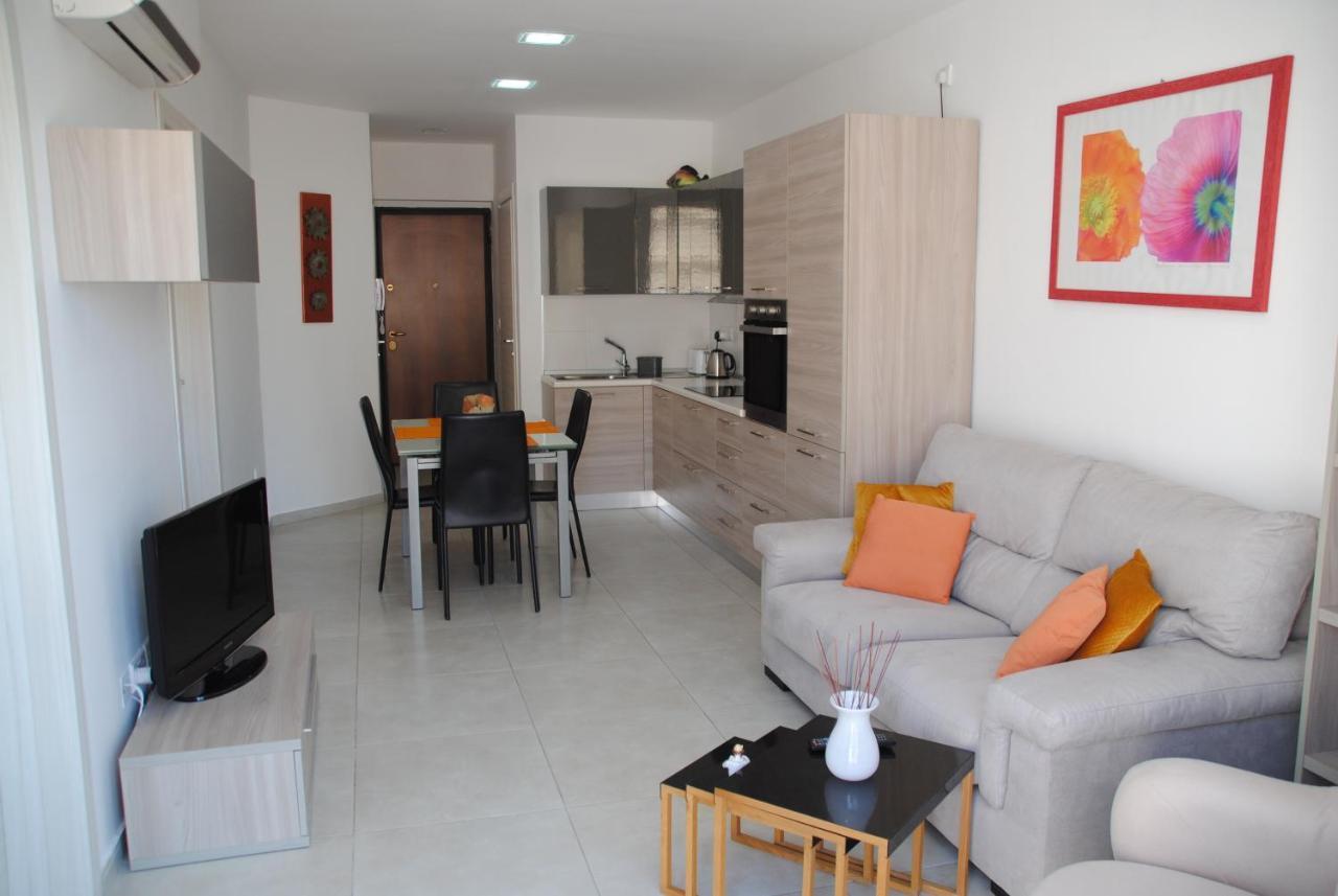 Sliema Seaview Modern Apartment 2