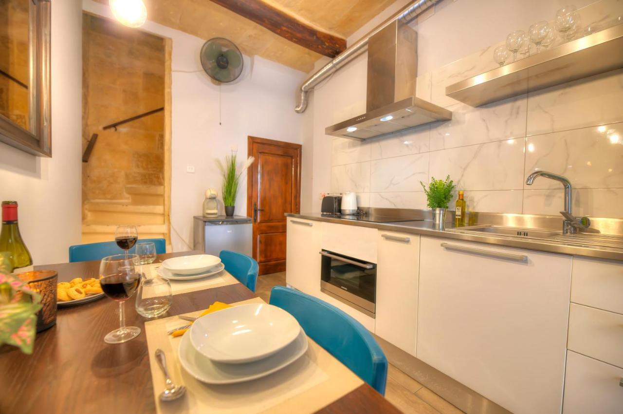 Romantic And Historical Maisonette in the Center of Valletta Mbal1-1 1