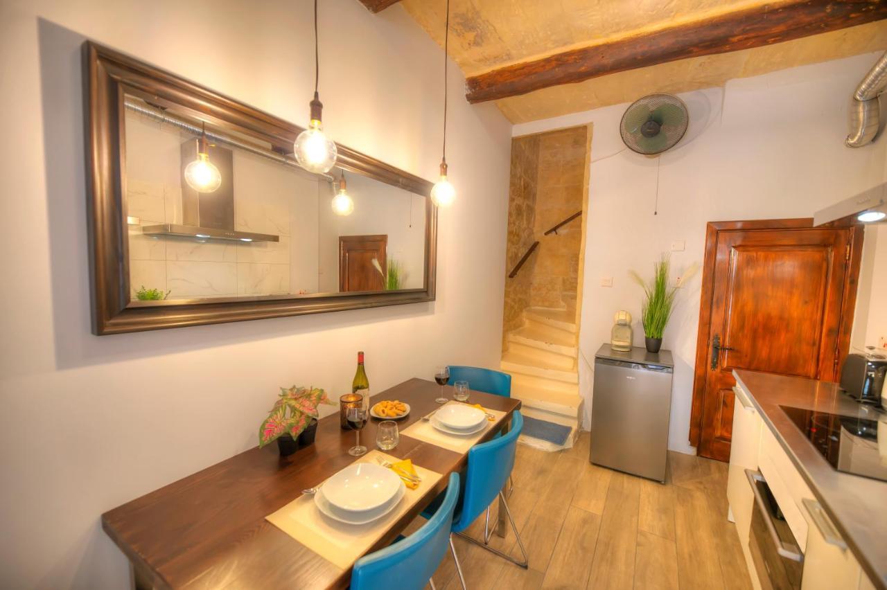Romantic And Historical Maisonette in the Center of Valletta Mbal1-1 2