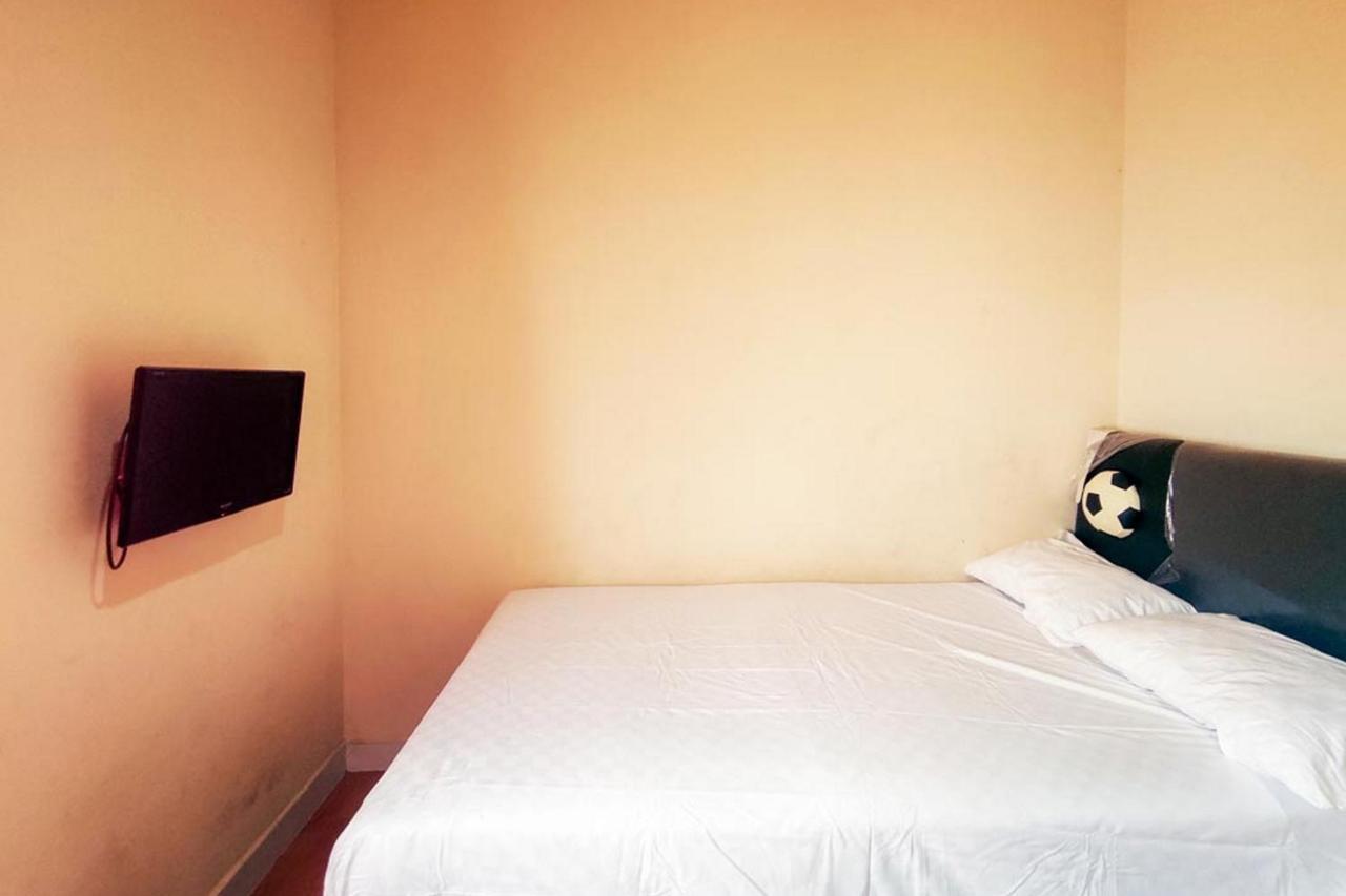 Chandra Graha Guesthouse Palu 1