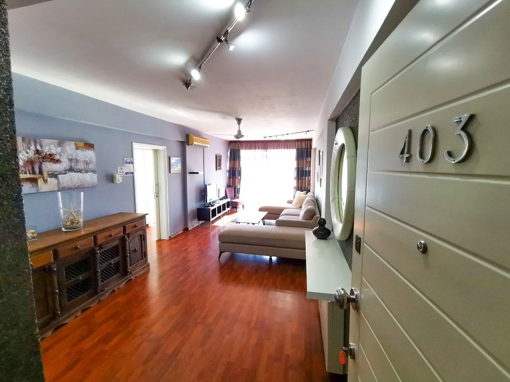 Sun Kissed Apartment 1