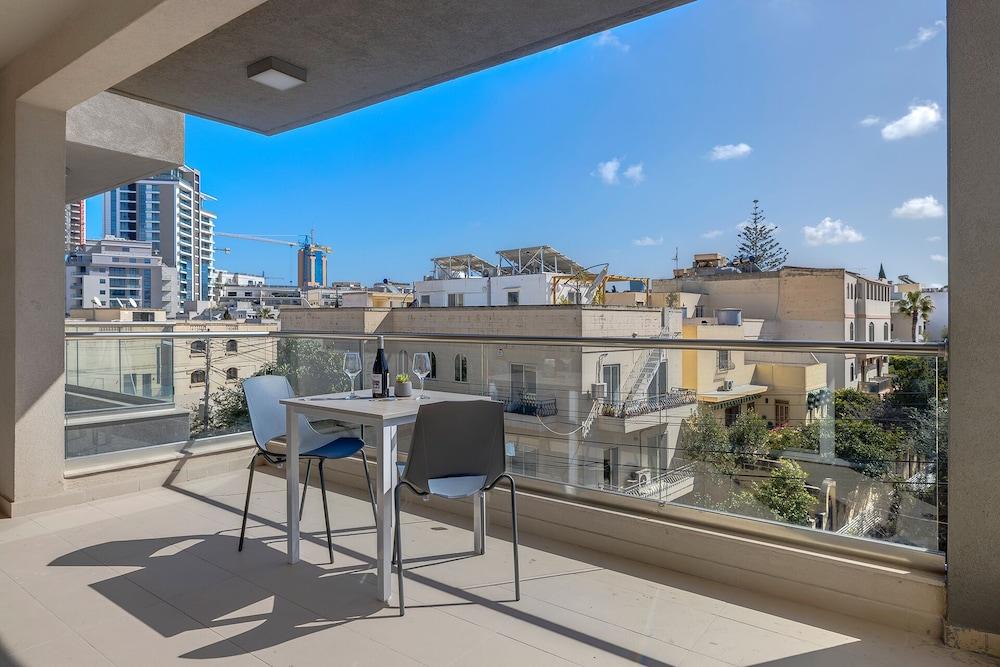 Modern 1br Apartment in Central St Julian's