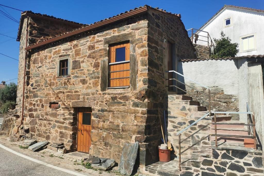 Casa Do Linho 400 Year Old Country Cottage 1