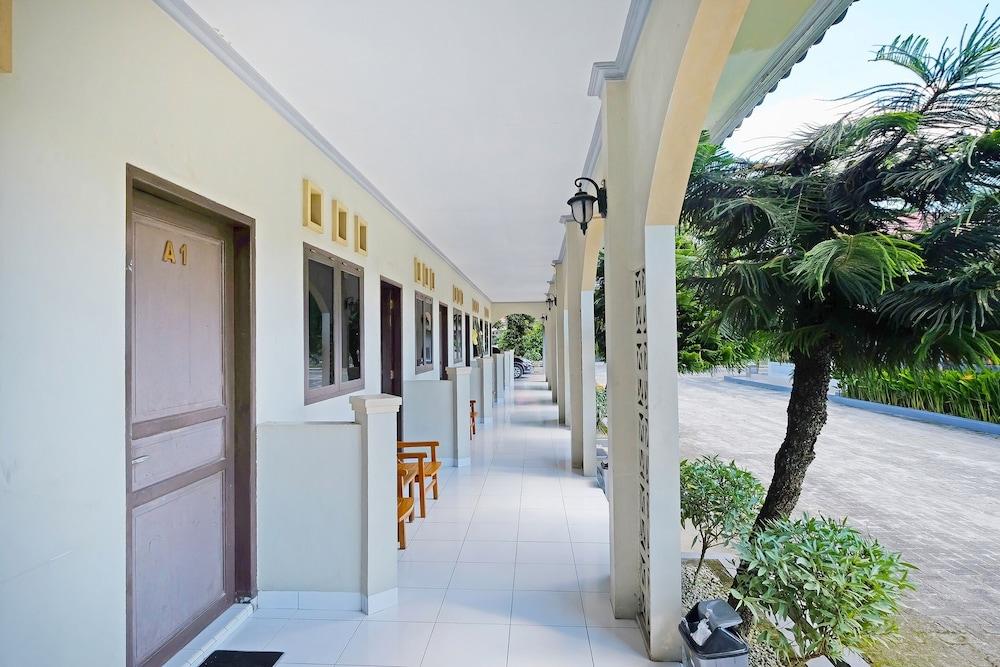 Hotel Remaja Indah Masamba by Oyo 1