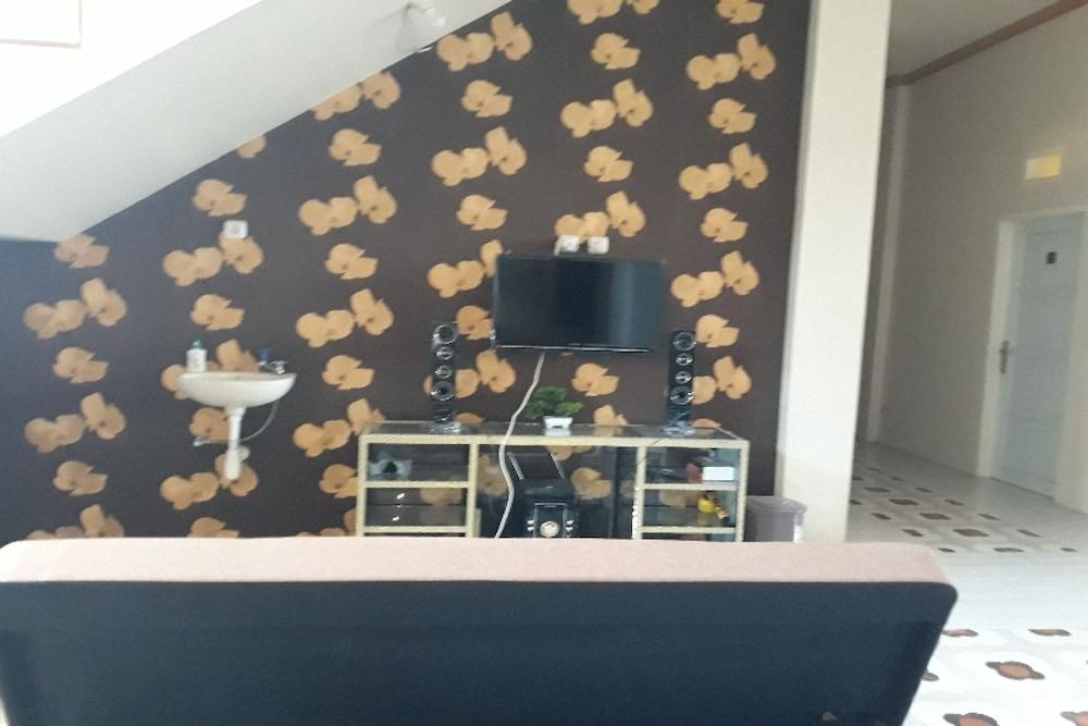 Ansyariah Syariah by Oyo 1