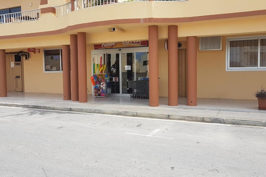 Seaside Flat with Scenic Country Views 1