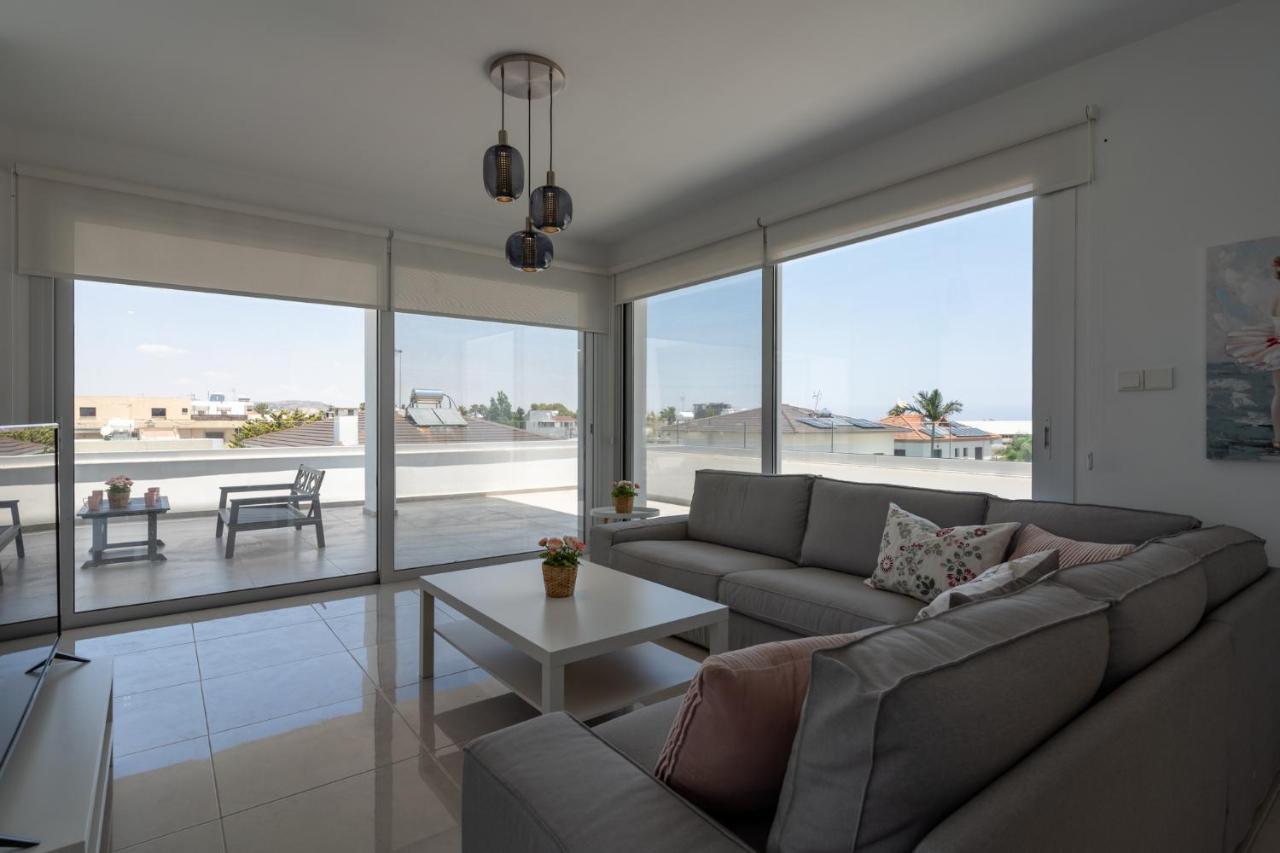 Harmonia 2-Br Apt in Livadia 2