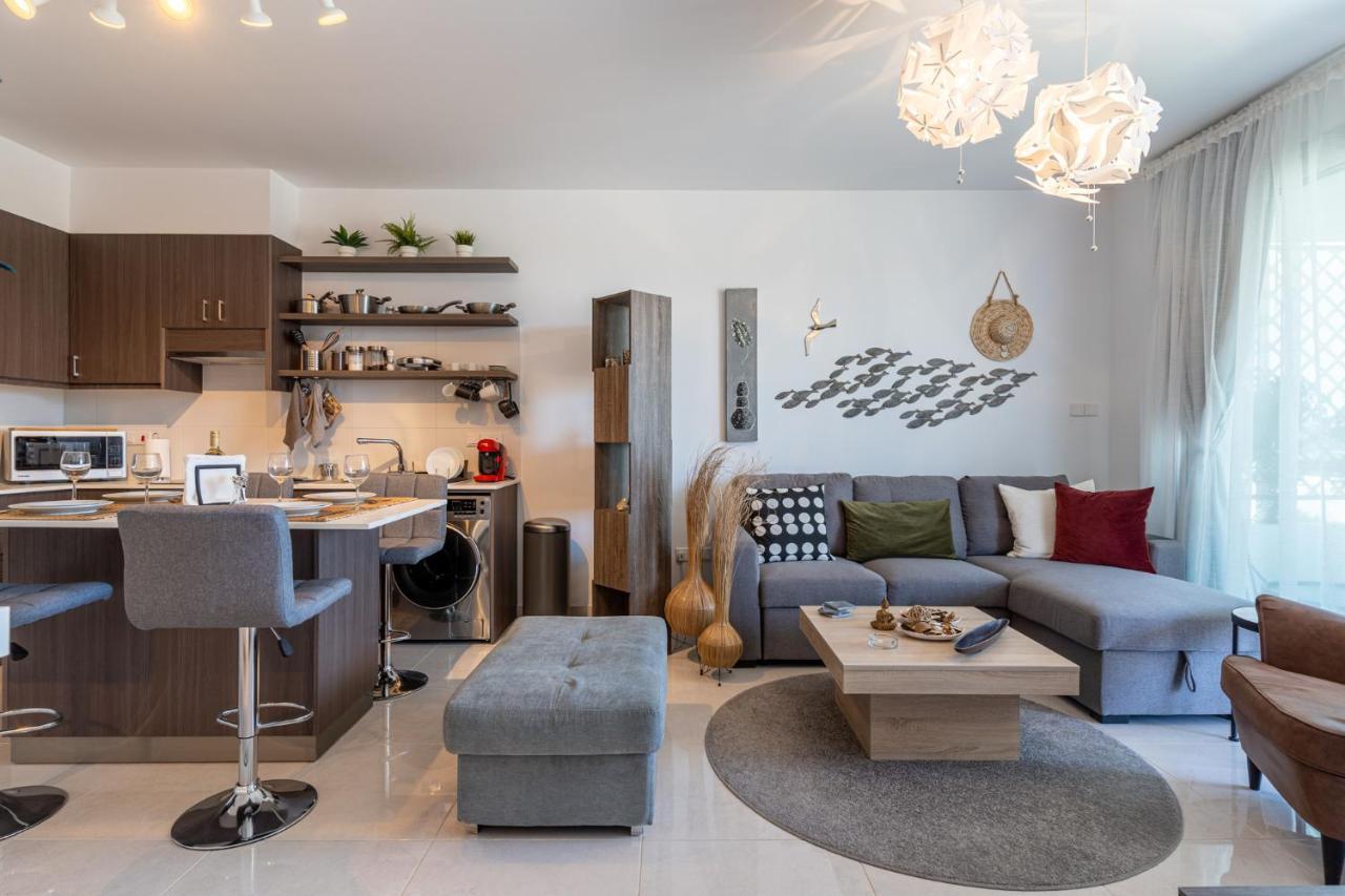 Lemon Tree 1-Br Apt in Livadia 2