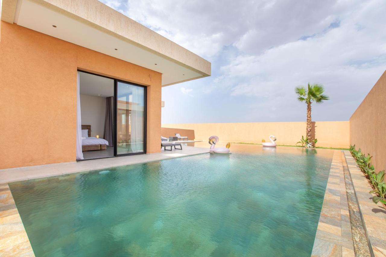 Villa Perle Rouge, Piscine , Cuisiniere, Billard, Playstation5 1