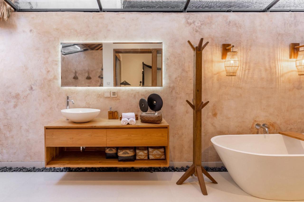 Luxury Villa in City Center W/ Natural Pool la Bohemia Residence Villas 2