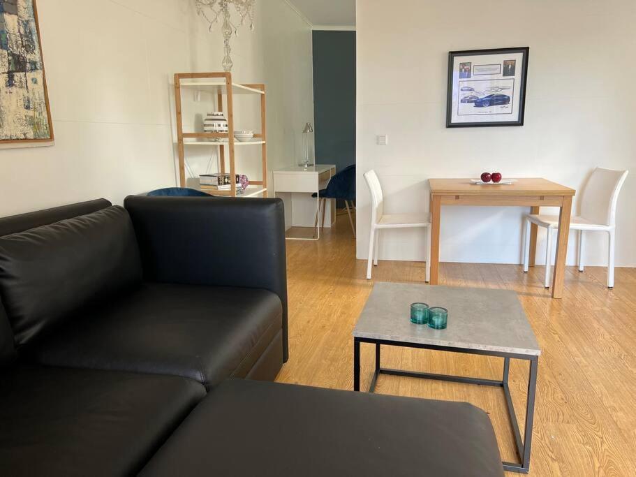 Downtown Sanctuary with Private Entrance 2