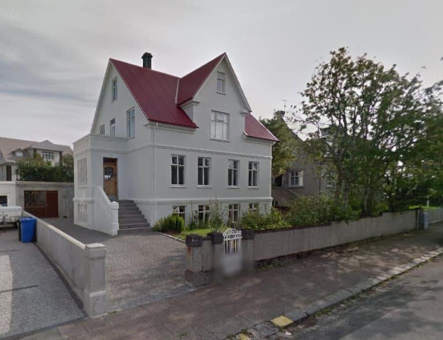 Downtown Sanctuary with Private Entrance