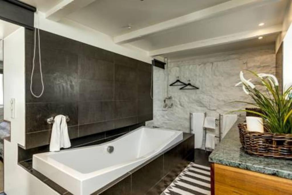 Baron Downtown Apartments 1