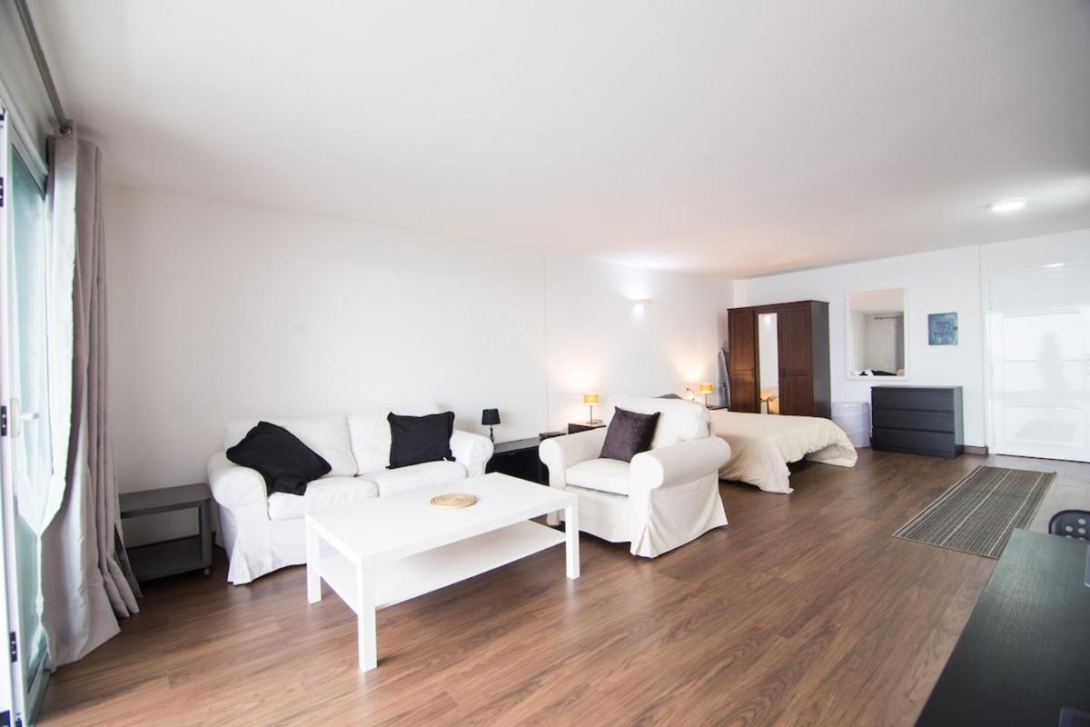 Cozy Studio with Fantastic Sea View 1