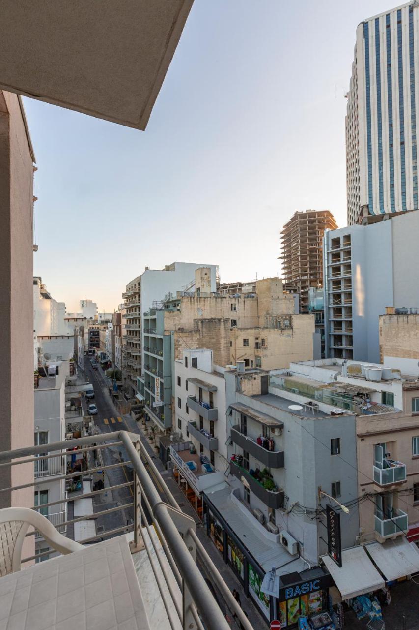 Lovely, Spacious High Floor Apt in Central Pv & AC by 360 Estates 2