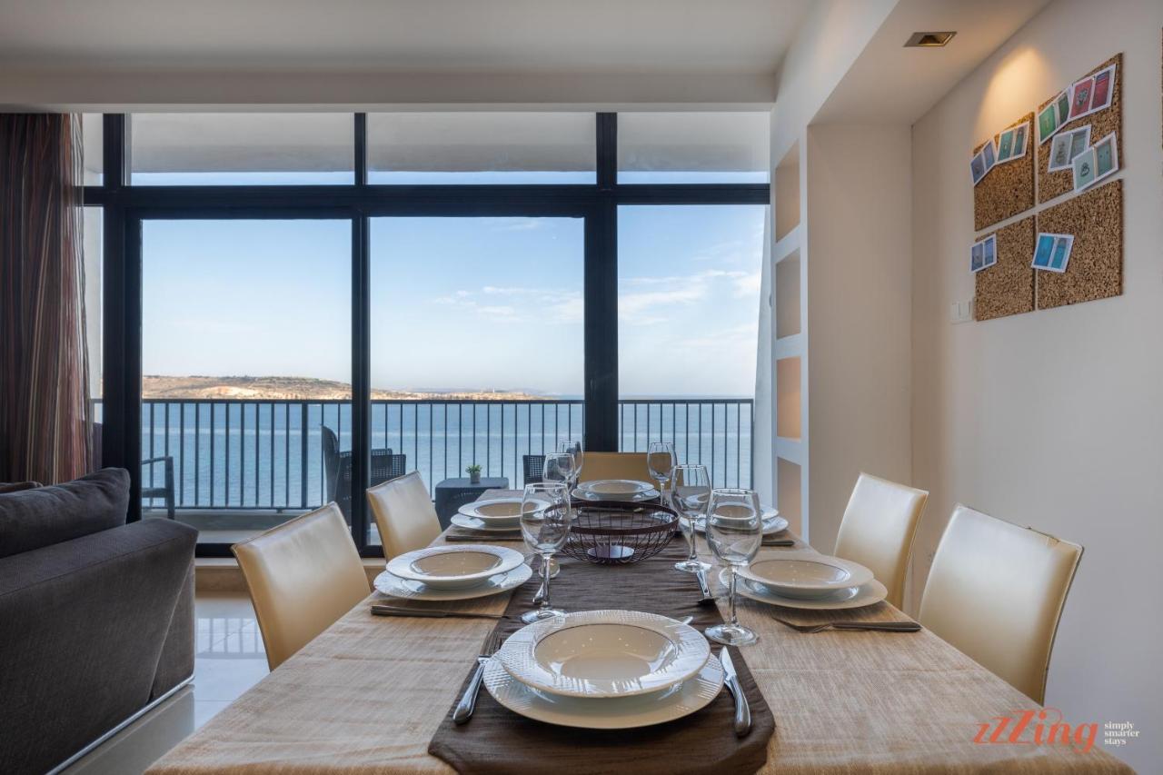 Stunning Seaviews. Prime Location. Lovely Home. 1