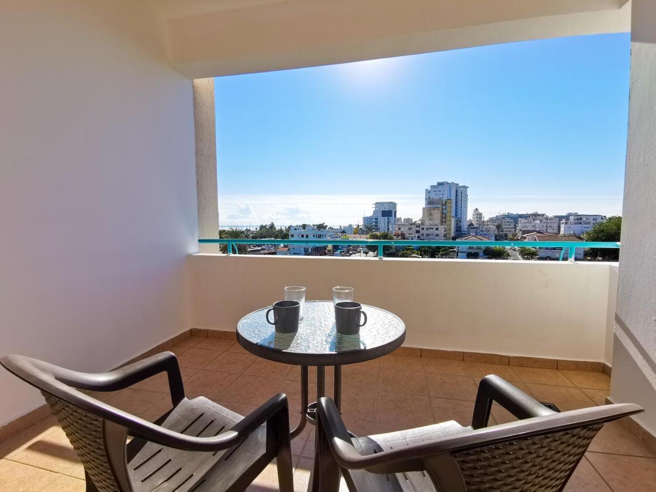 Off Course Seaview Apartment 1