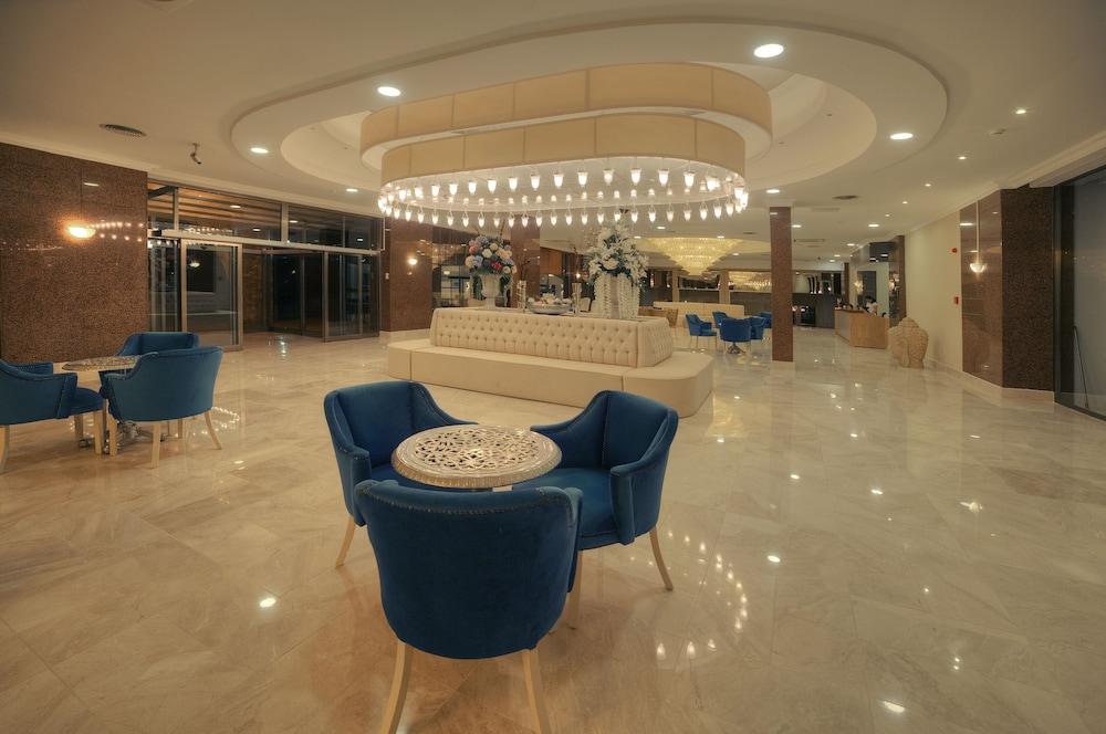 Jasmine Court Hotel & Casino (Adults only)