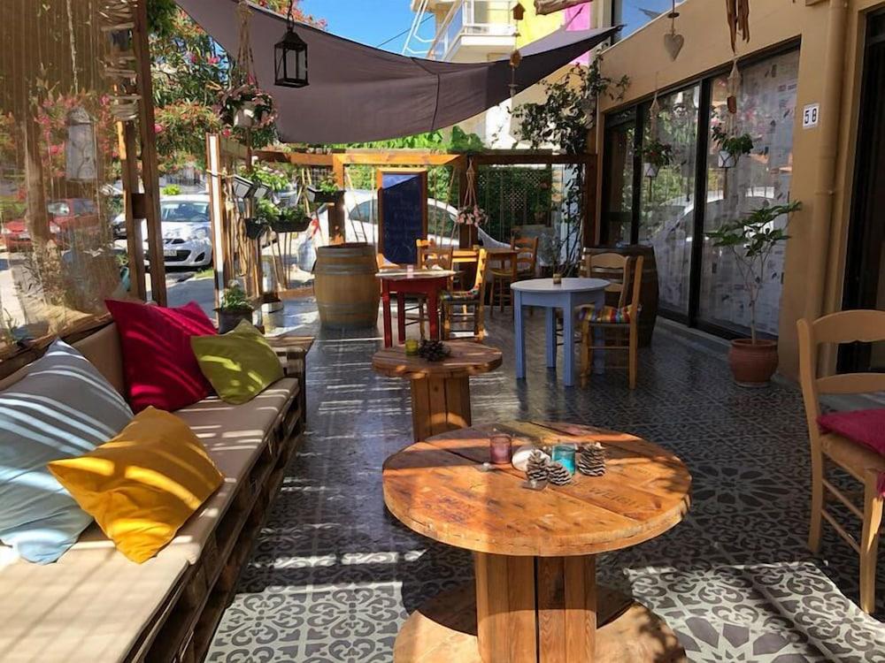 Rhodes Backpackers Boutique Hostel (Adults only)