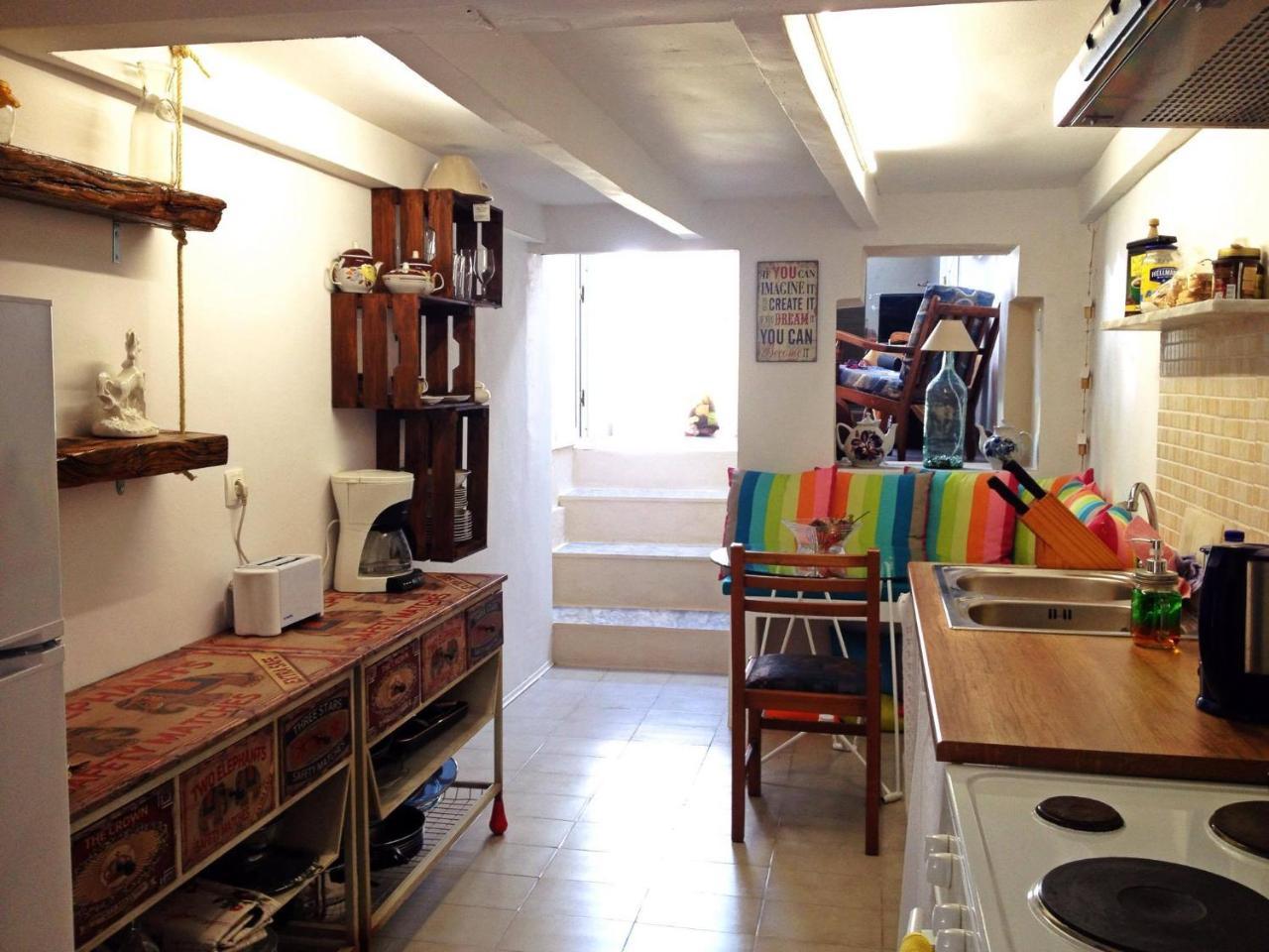 Praxitelous 9 Old Town 1