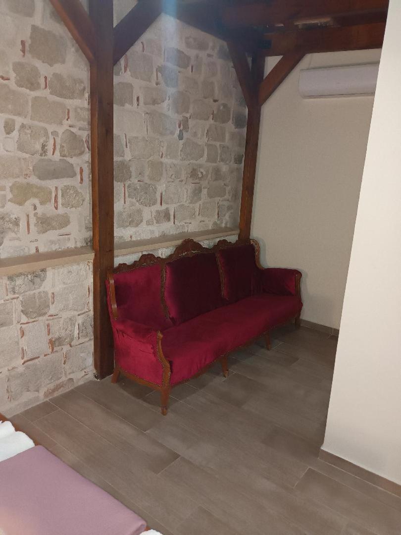 Arionos Rooms - Old Town 1