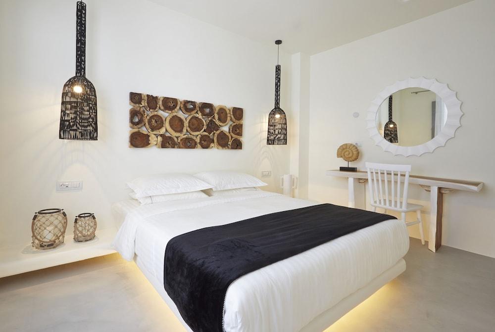 Eolia Kamari Villa 2