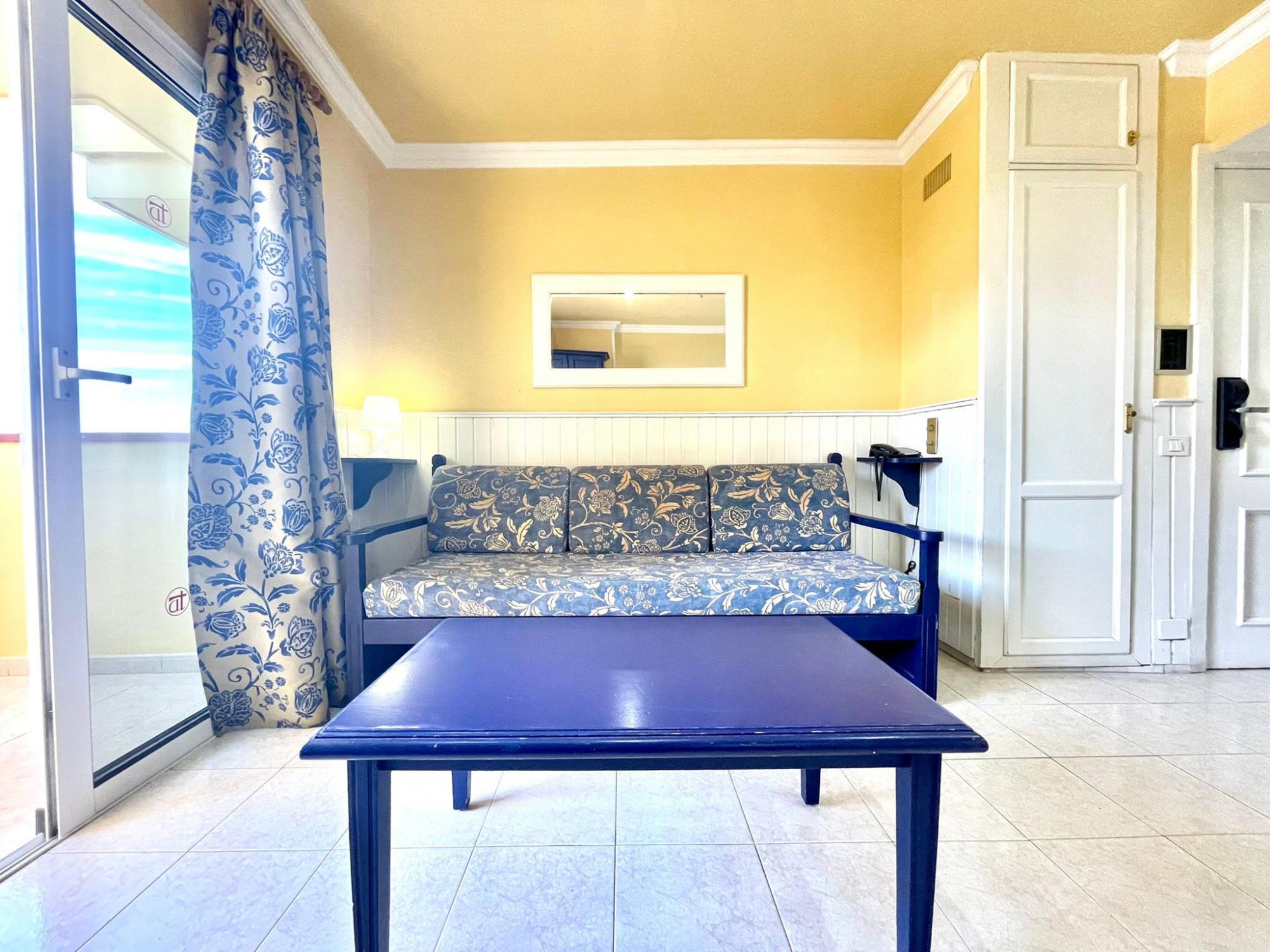 Apartment with Ocean Views in Playa Jardin 1