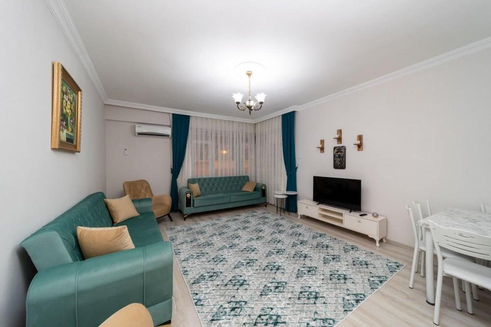 Pleasant Flat with Balcony in Kaleici 2