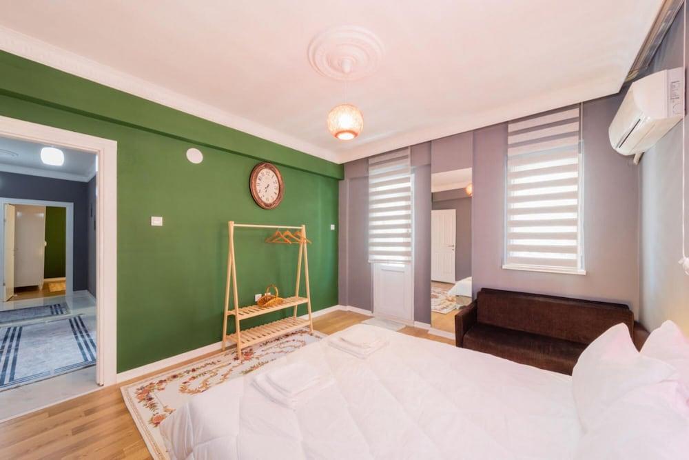 Central Flat Close To the Beach in Muratpasa 2