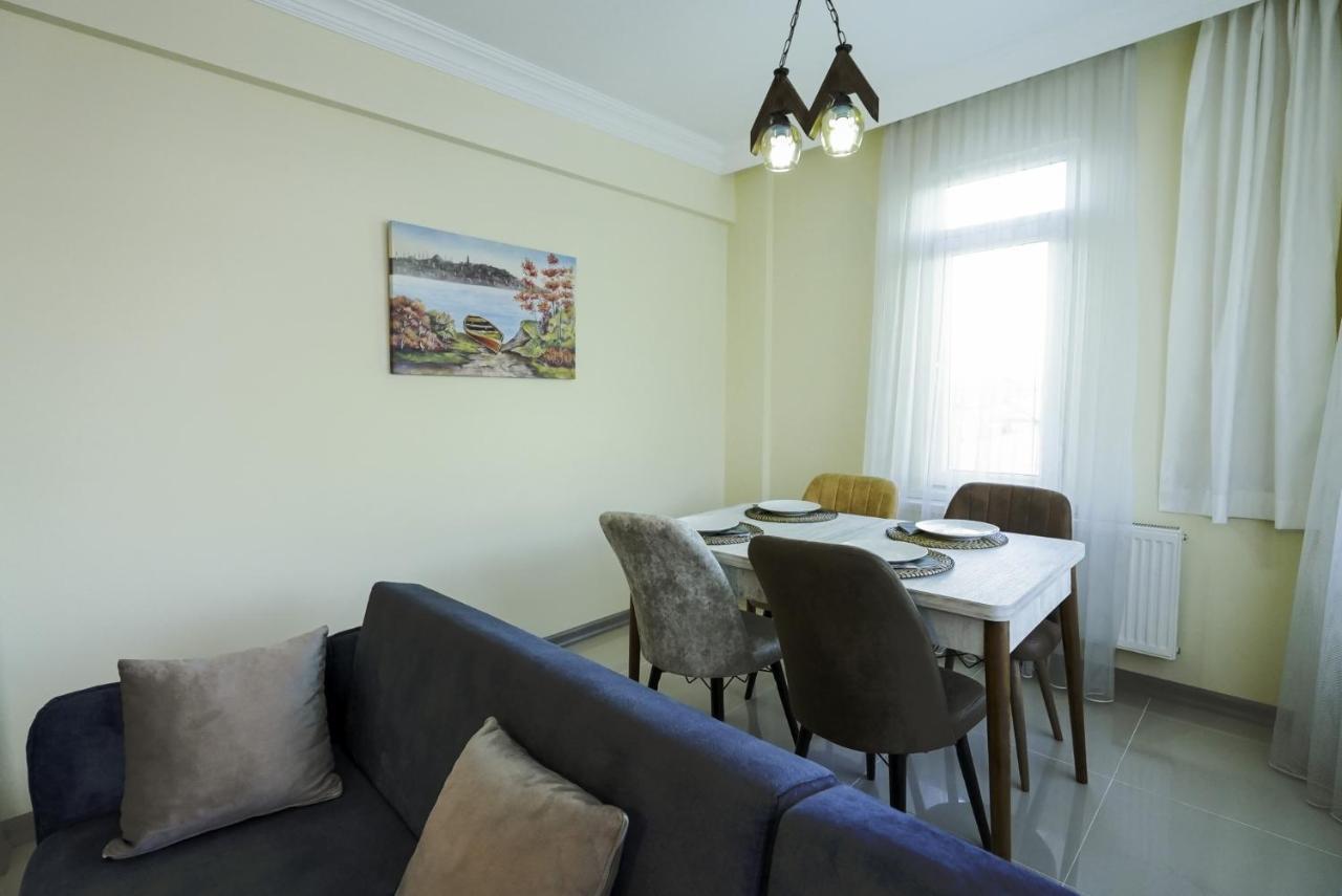 Central And Comfy Flat with Balcony in Muratpasa 2