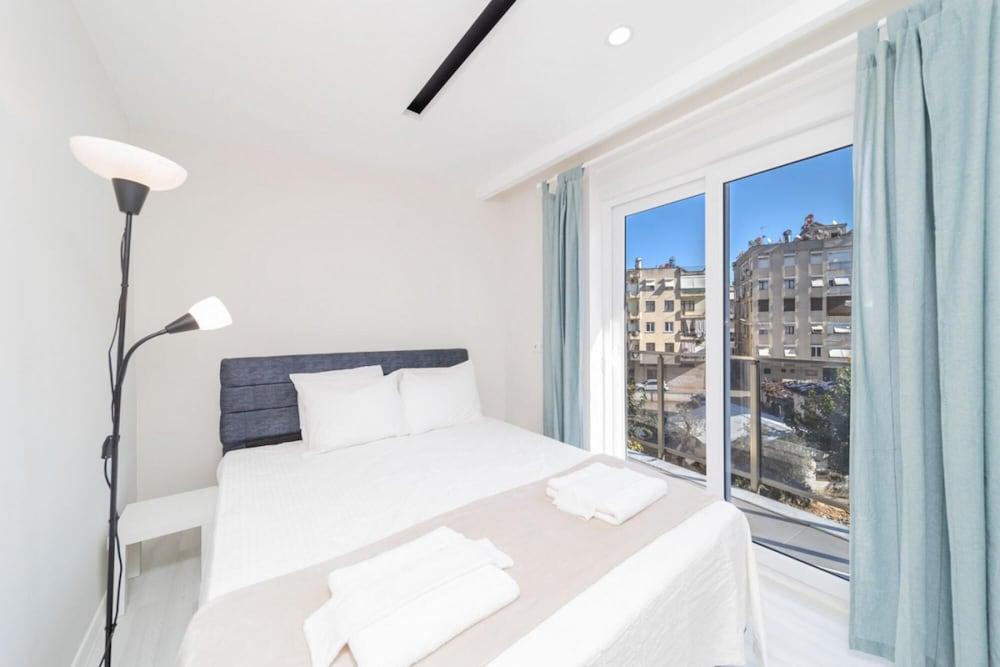 Charming Home with Balcony in Muratpasa 1