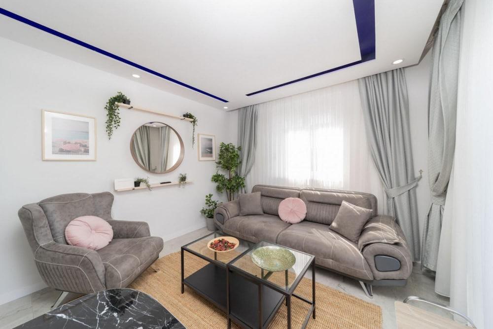 Missafir Modern Flat Near Beach in Antalya 1