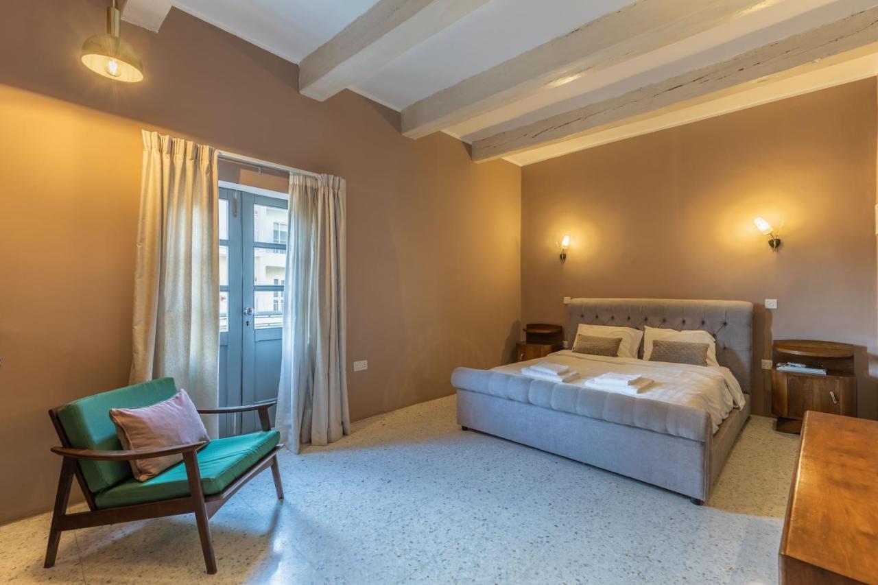 Stylish Retro Suites (Adults Only) 2