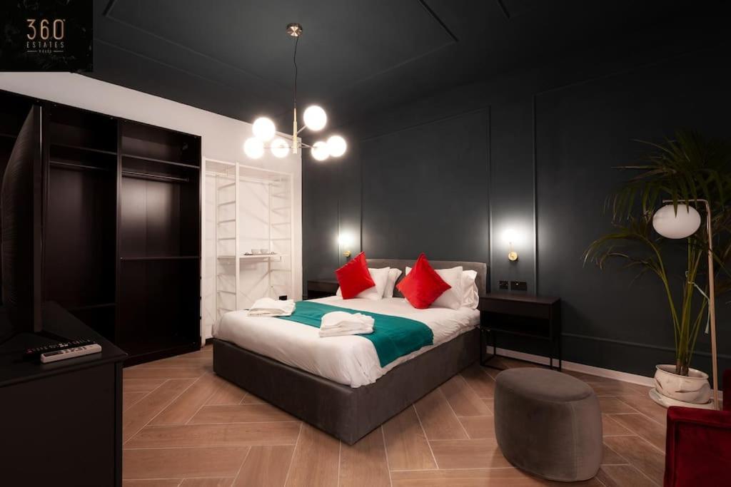 Deluxe Suite - King Sized Bed- Harbour & Marina - AC by 360 Estates