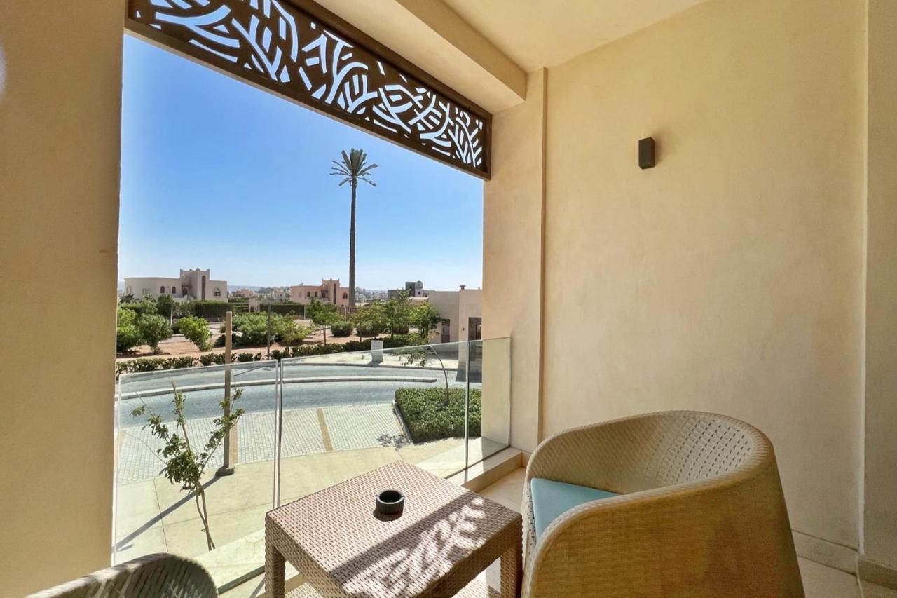 Proper & Plush 1 Bdr Mangroovy Free Pool & Beach Access 2