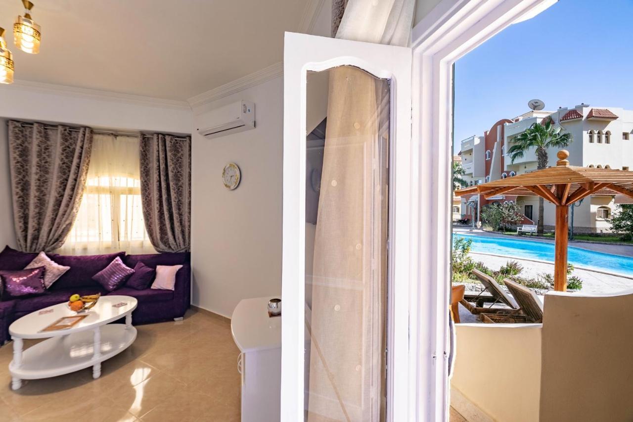 Green Garden Compound Hurgharda Poolside Luxury Ground Level Apartment 127