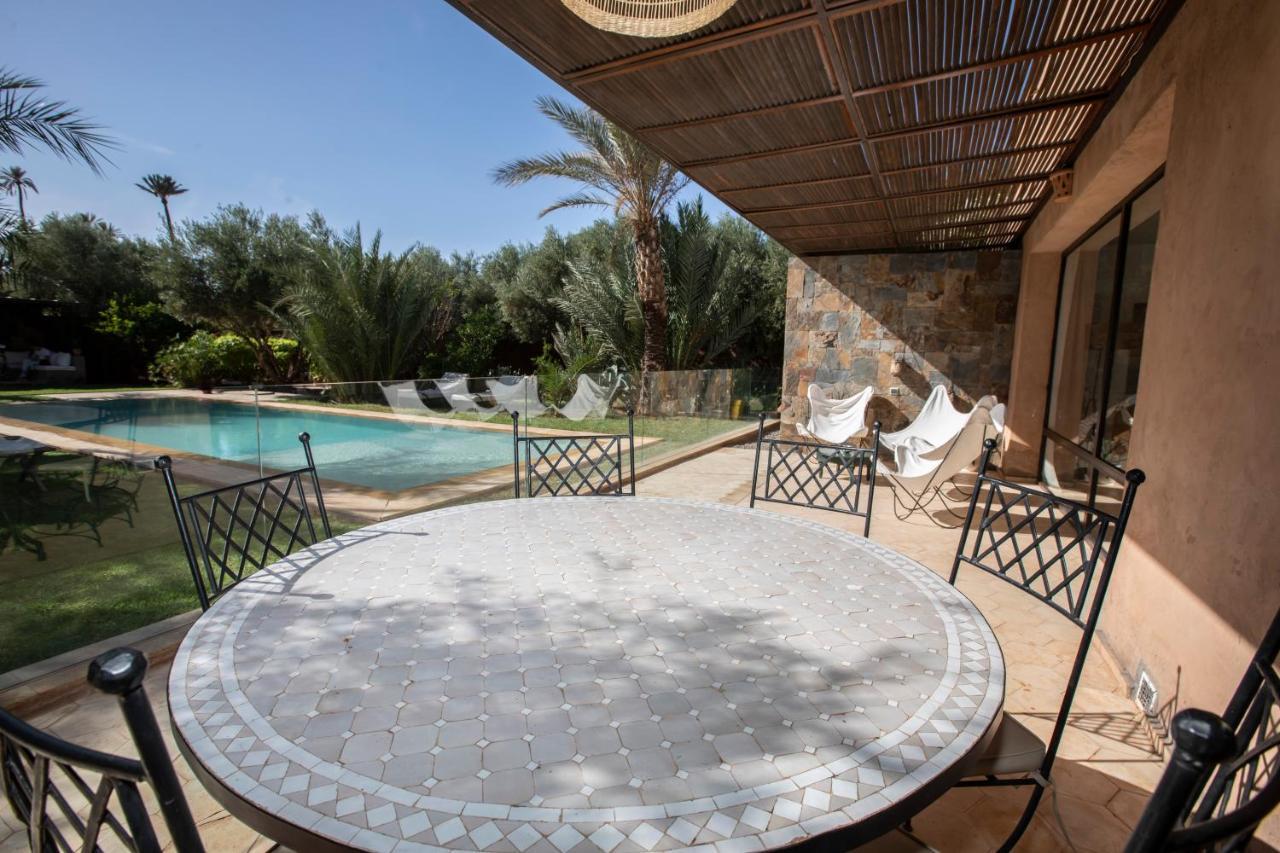 La Villa du Bonheur Piscine Chauffee 2