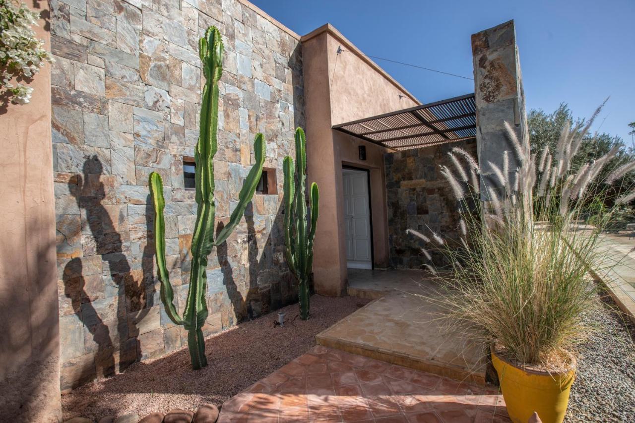 La Villa du Bonheur Piscine Chauffee 1