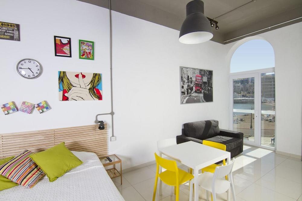 Cresta Beach Studios 1