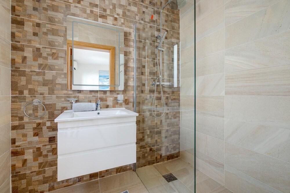 Marvellous 3br Apartment in Central St Julians 2